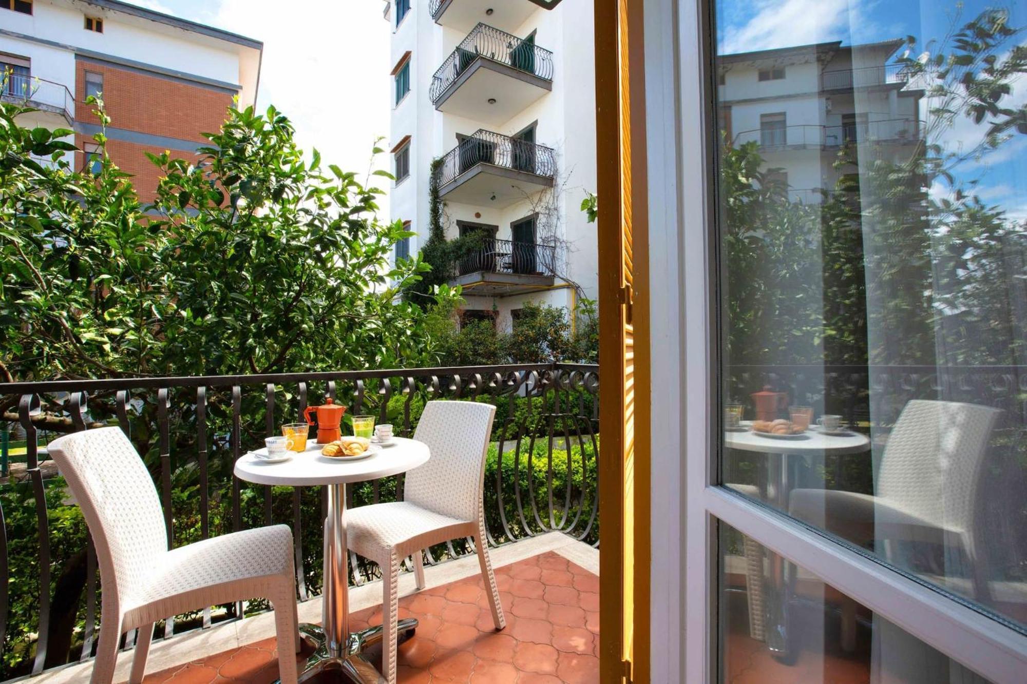 Sorrentovibes - Modern Apartment With Terrace, Swimming Pool&Tennis エクステリア 写真